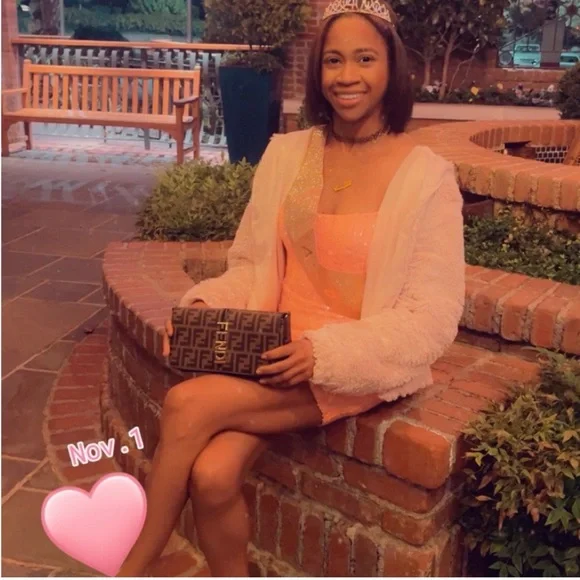 Fendi Brown and BLK  Logo Clutch (Duupe) good quality (no box WORN ONCE LIKE NEW - Picture 3 of 3